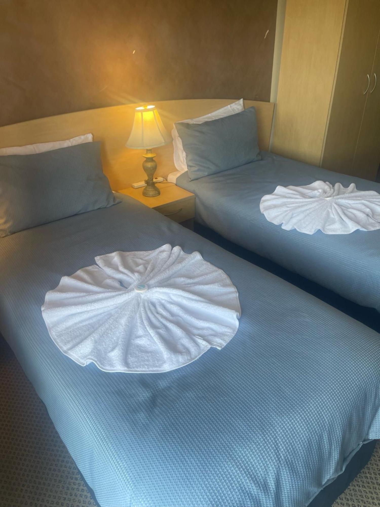 Country Plaza Motel 4*