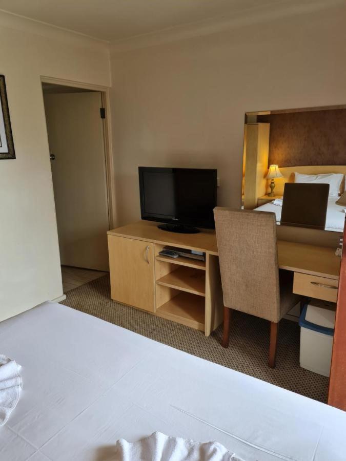 Country Plaza Motel