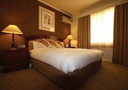 Country Plaza Motel
